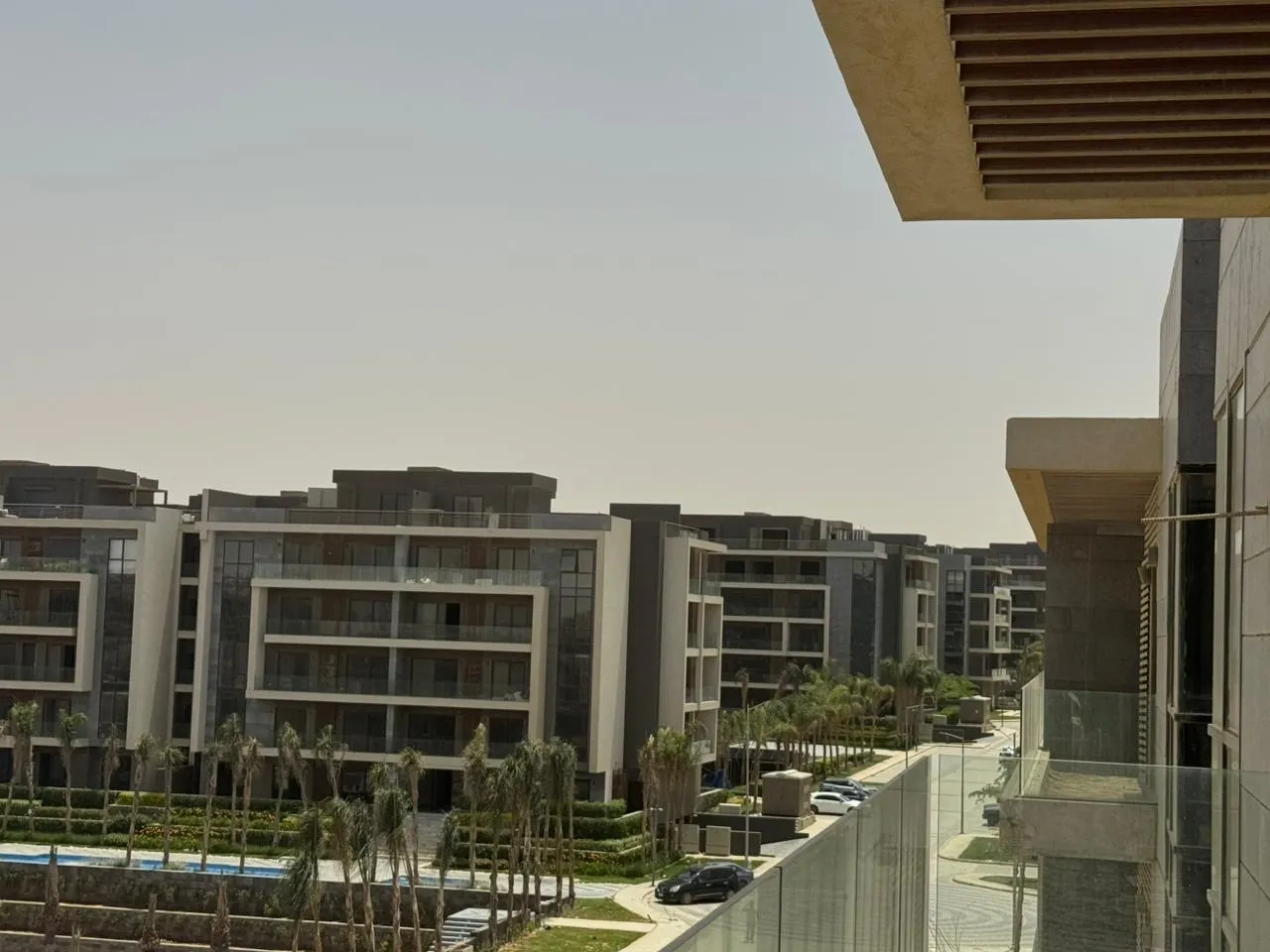 شقة للبيع في الباتيو أورو في القاهرة الجديدة بمساحة 166 م² تتكون من 3 غرف