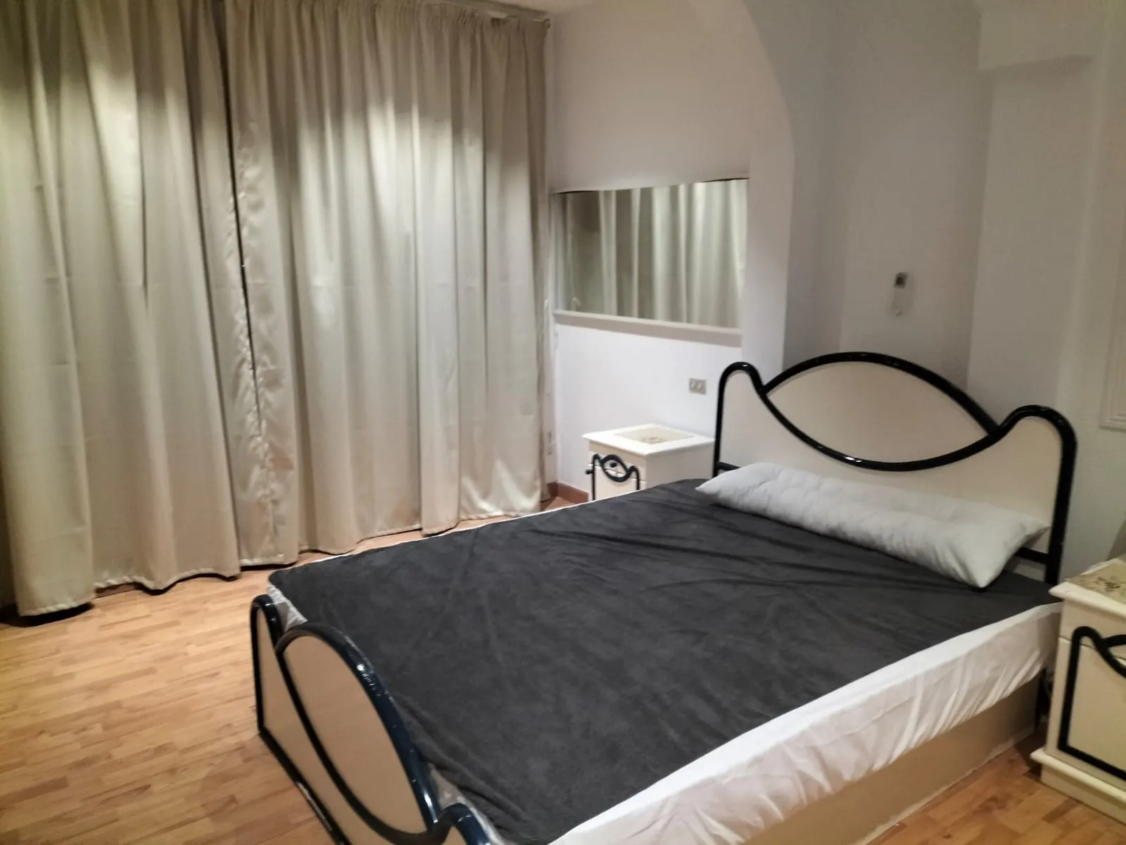 فيلا للبيع في مارينا العلمين في الساحل الشمالي بمساحة 420 م² تتكون من 7 غرف