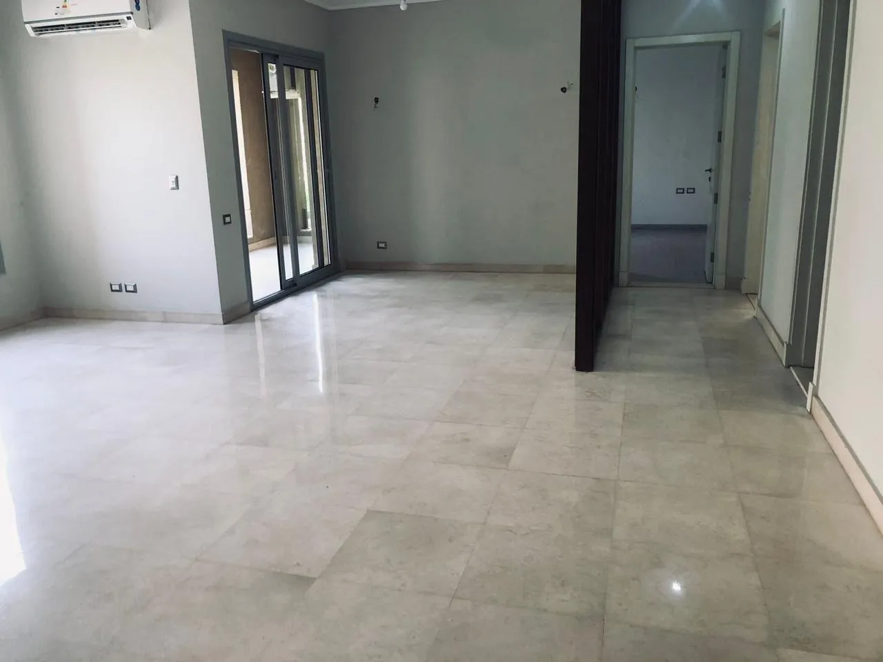 شقة للبيع في ذا فيلدج جيت في القاهرة الجديدة بمساحة 150 م² تتكون من 2 غرف