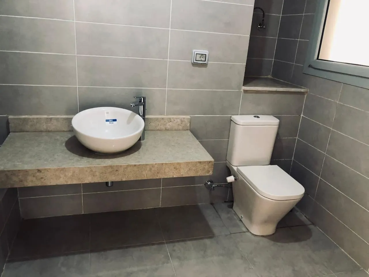 شقة للبيع في ذا فيلدج جيت في القاهرة الجديدة بمساحة 150 م² تتكون من 2 غرف