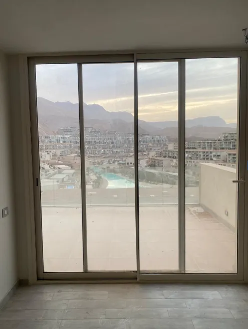 تاون هاوس للبيع في المونت الجلالة في العين السخنة بمساحة 175 م² تتكون من 4 غرف