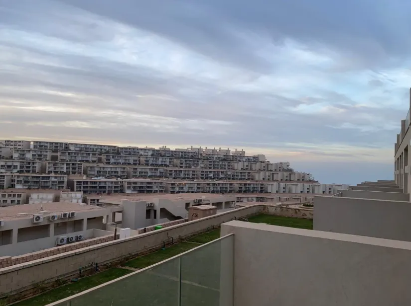 تاون هاوس للبيع في المونت الجلالة في العين السخنة بمساحة 175 م² تتكون من 4 غرف