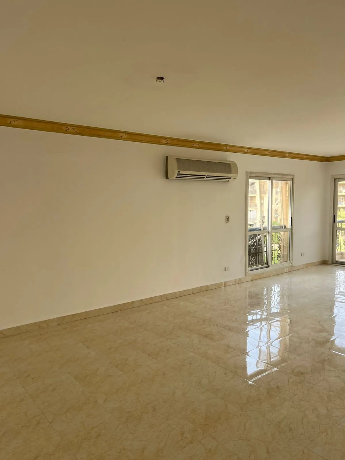 شقة للبيع في الرحاب  في القاهرة الجديدة بمساحة 248 م² تتكون من 4 غرف