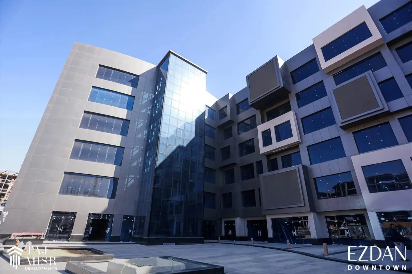 للبيع في إيزدان في بمساحة 0 م² تتكون من 0 غرف