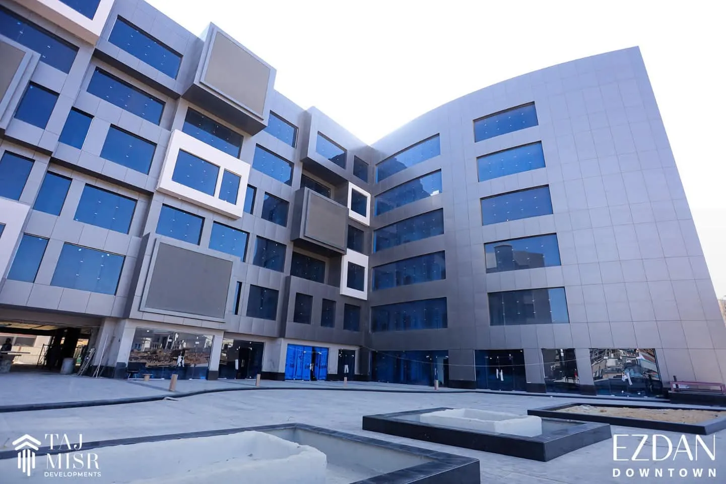 للبيع في إيزدان في بمساحة 0 م² تتكون من 0 غرف