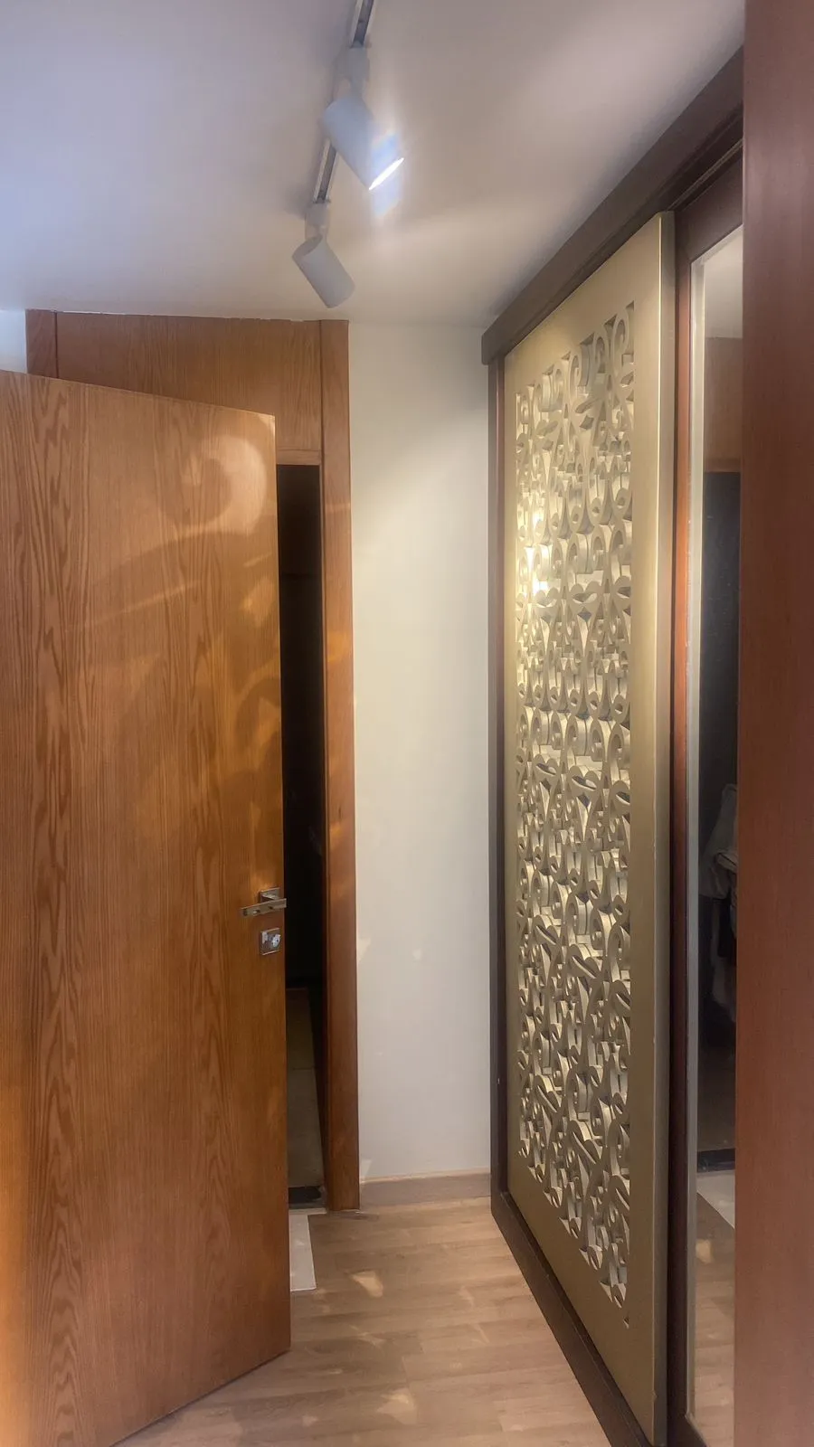 شقة للبيع في مدينتي في مدينتي بمساحة 160 م² تتكون من 3 غرف