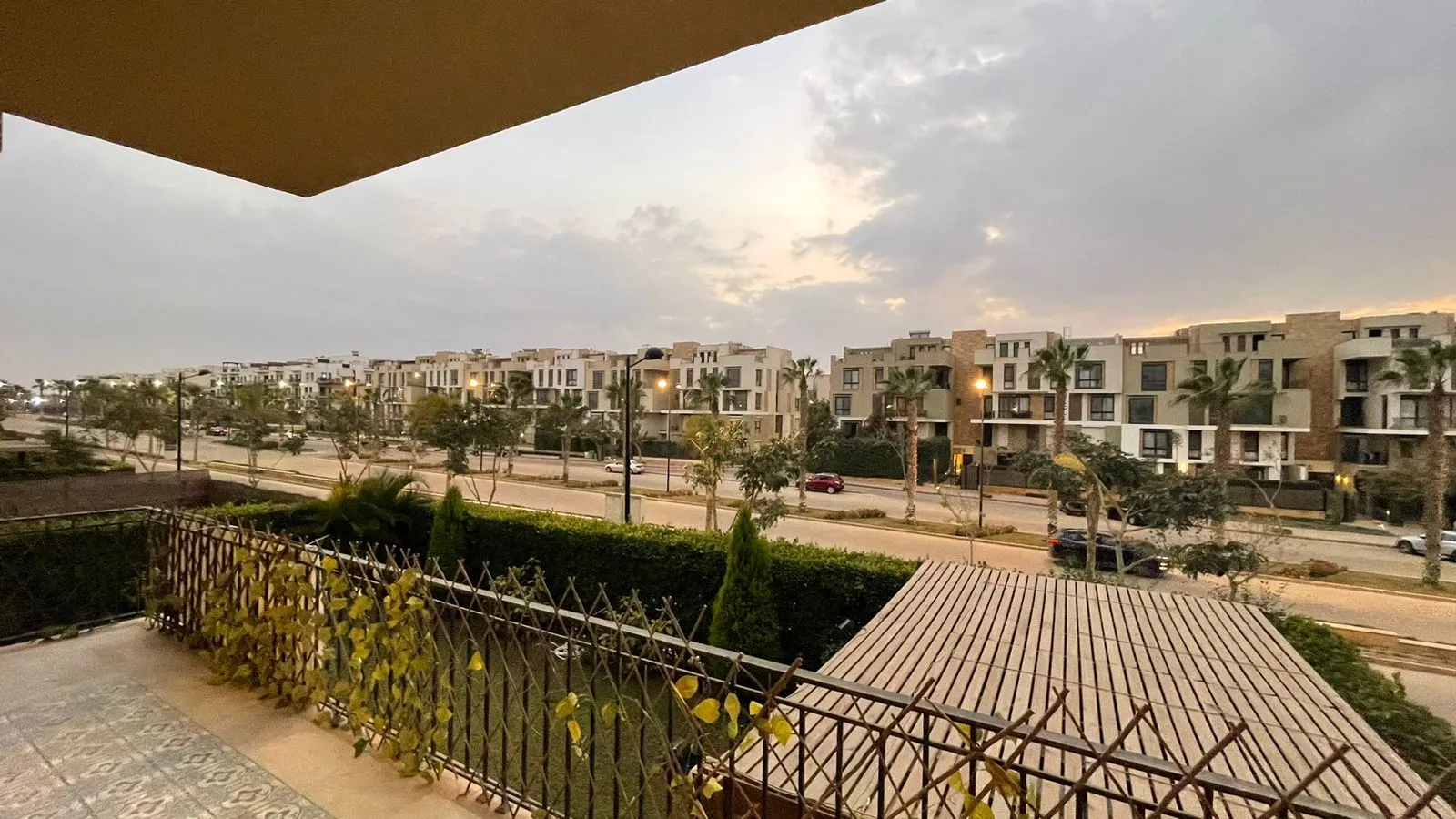 شقة للبيع في ذا كورت يارد في مدينة السادس من أكتوبر بمساحة 152 م² تتكون من 3 غرف