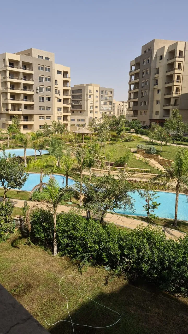 شقة للبيع في ذا سكوير في القاهرة الجديدة بمساحة 202 م² تتكون من 4 غرف