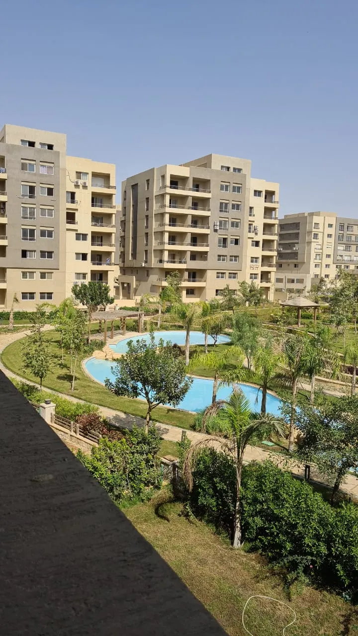 شقة للبيع في ذا سكوير في القاهرة الجديدة بمساحة 202 م² تتكون من 4 غرف