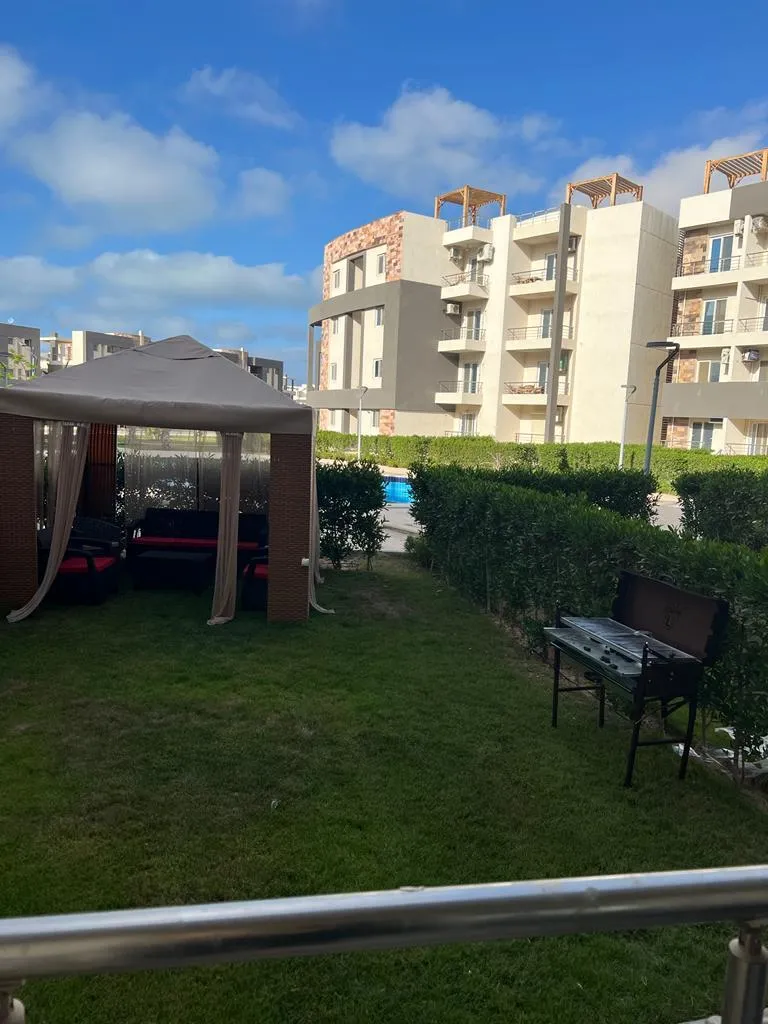 شاليه للبيع في مرسيليا بيتش 4 في الساحل الشمالي بمساحة 125 م² تتكون من 3 غرف