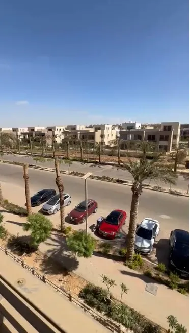 شقة للبيع في بالم هيلز القاهرة الجديدة في القاهرة الجديدة بمساحة 250 م² تتكون من 5 غرف