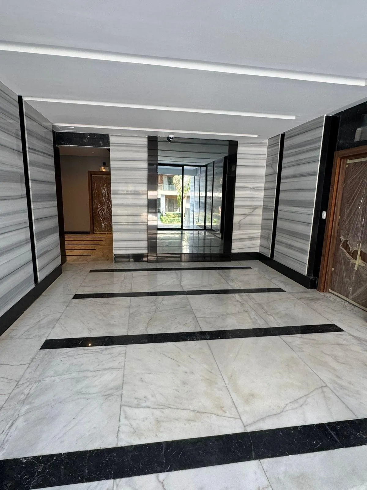 Apartment for sale in El Patio Oro in New Cairo of 210 m² with 3 bedrooms