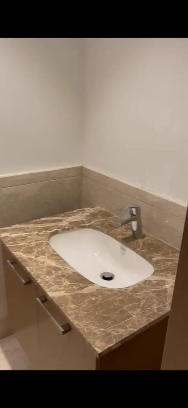  للبيع في ميفيدا في  بمساحة 0 م² تتكون من 0 غرف