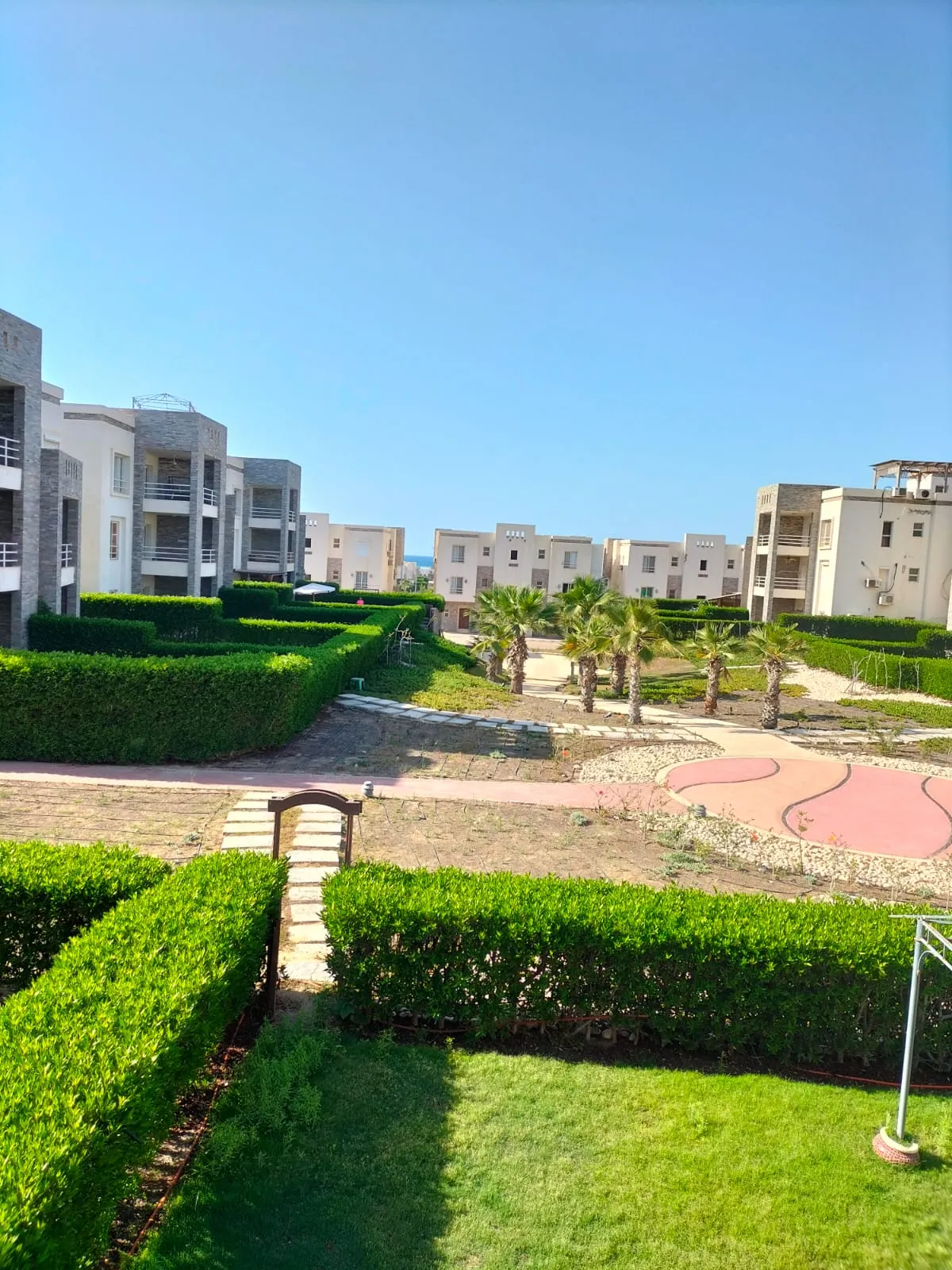 شاليه للبيع في أمواج في سيدي عبد الرحمن بمساحة 0 م² تتكون من 3 غرف