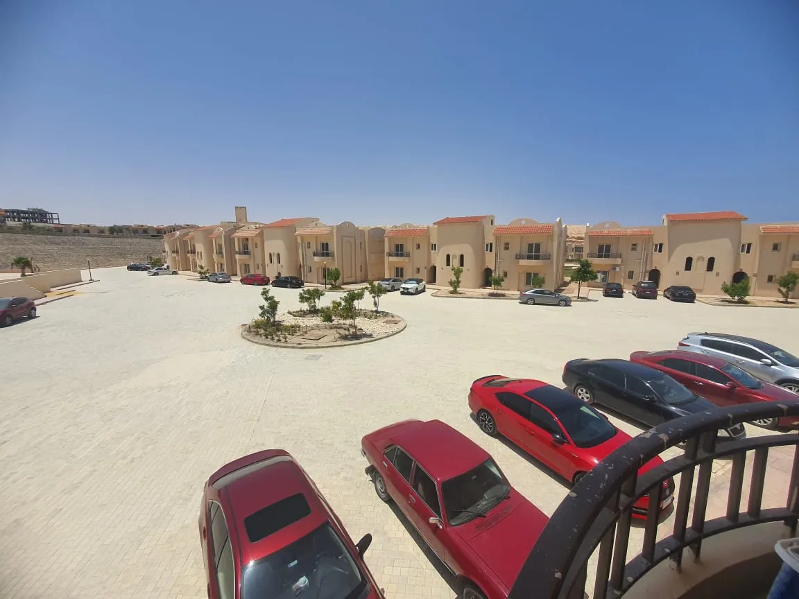 للبيع في كورال هيلز في بمساحة 0 م² تتكون من 0 غرف