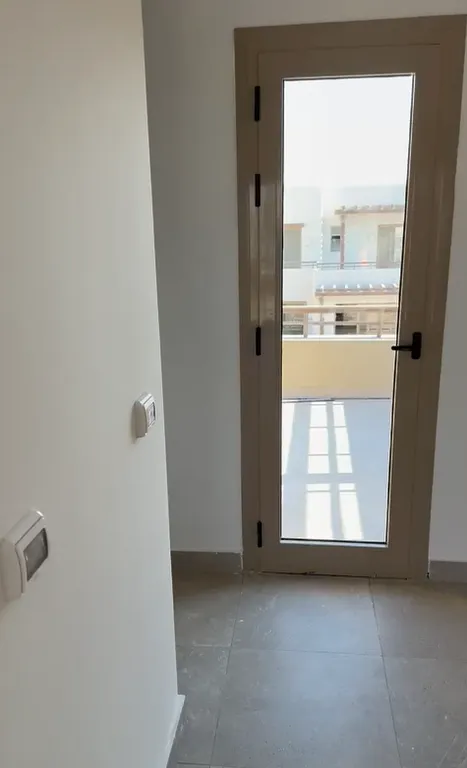 شاليه للبيع في هاسيندا ويست في رأس الحكمة بمساحة 178 م² تتكون من 3 غرف