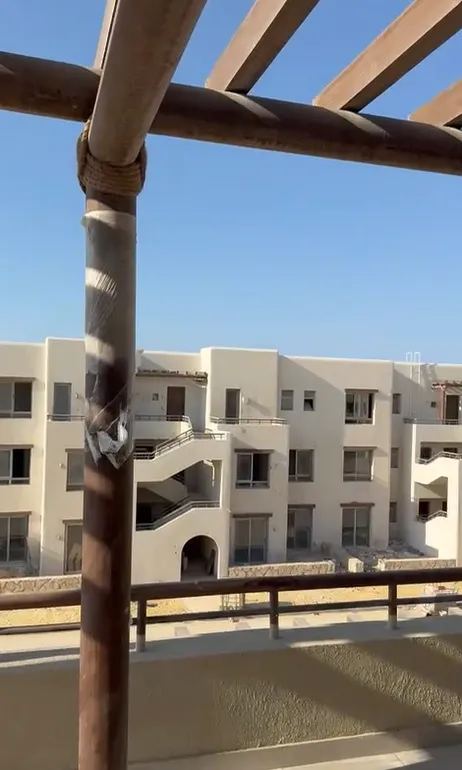 شاليه للبيع في هاسيندا ويست في رأس الحكمة بمساحة 178 م² تتكون من 3 غرف