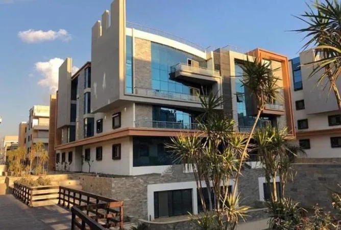  للبيع في لاميرادا  في  بمساحة 0 م² تتكون من 0 غرف