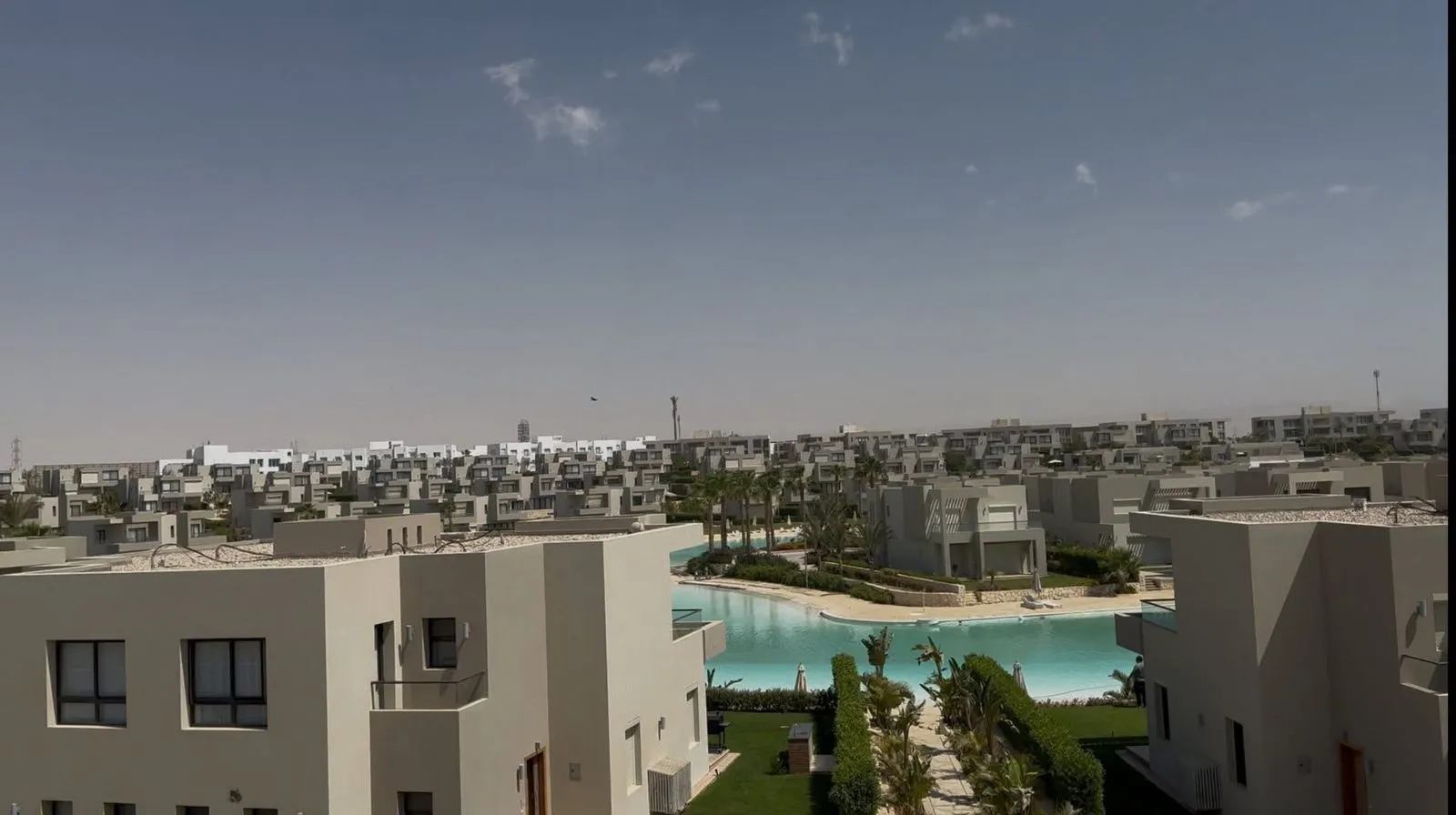  للبيع في أزها في  بمساحة 0 م² تتكون من 0 غرف