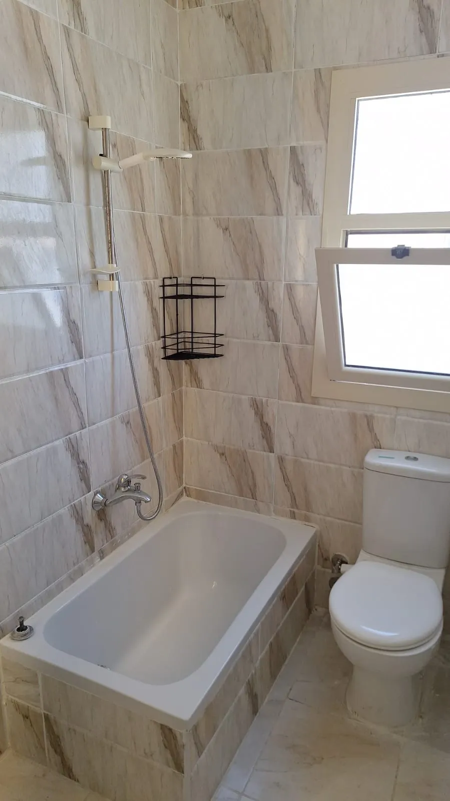 توين هاوس للبيع في ستيلا هايتس في سيدي عبد الرحمن بمساحة 180 م² تتكون من 3 غرف