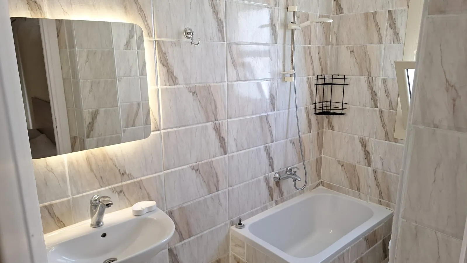 توين هاوس للبيع في ستيلا هايتس في سيدي عبد الرحمن بمساحة 180 م² تتكون من 3 غرف