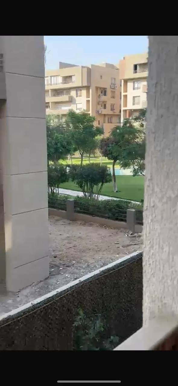 شقة للبيع في ذا سكوير في القاهرة الجديدة بمساحة 168 م² تتكون من 3 غرف