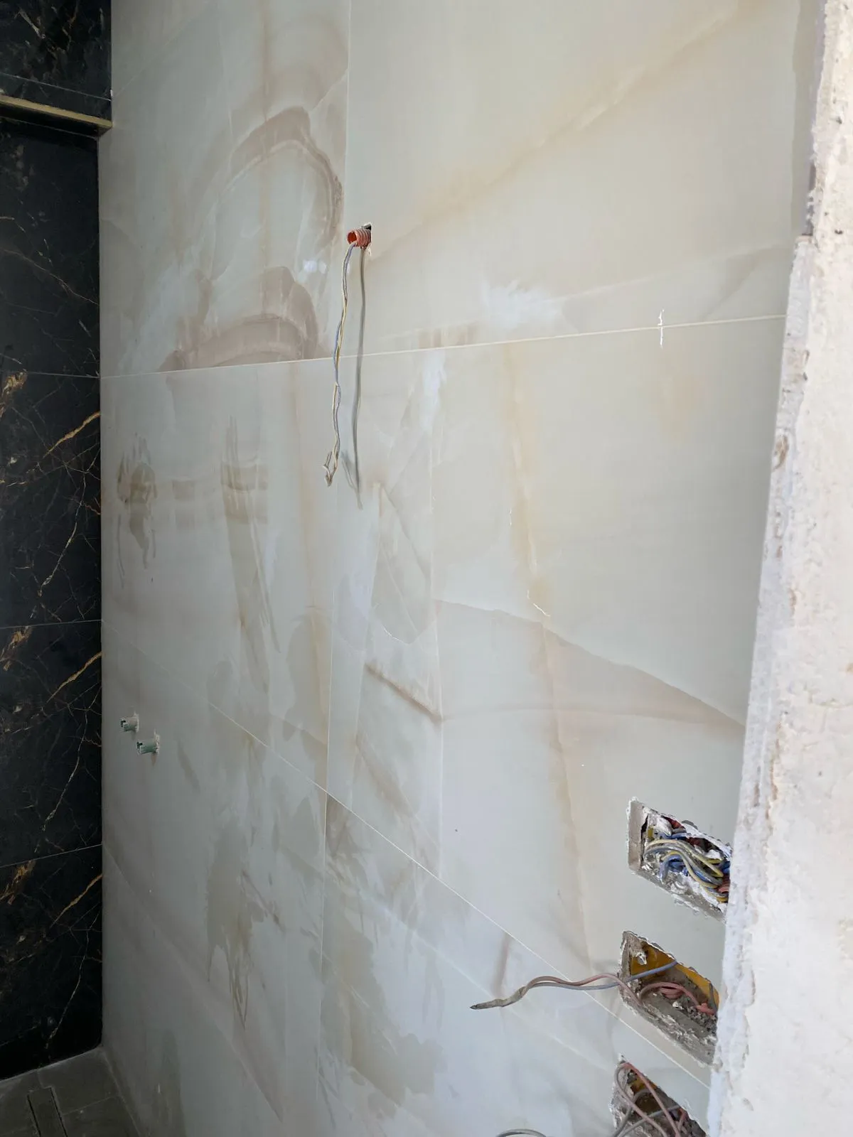 شقة للبيع في ماونتن فيو هايد بارك في القاهرة الجديدة بمساحة 215 م² تتكون من 4 غرف