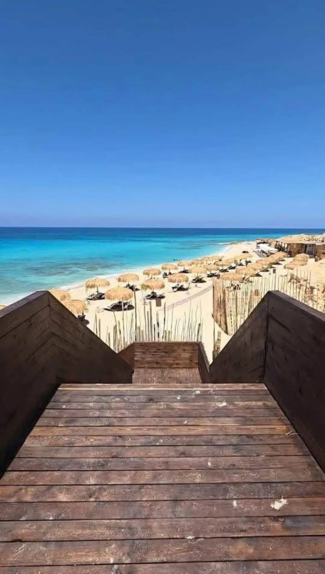 توين هاوس للبيع في جيفيرا في رأس الحكمة بمساحة 185 م² تتكون من 3 غرف