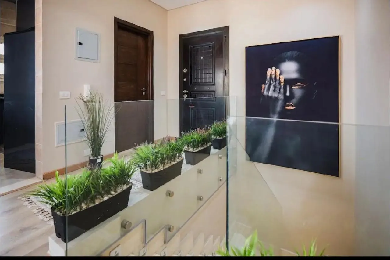 Duplex for sale in Ninety Avenue in North Investors of 265 m² with 2 bedrooms