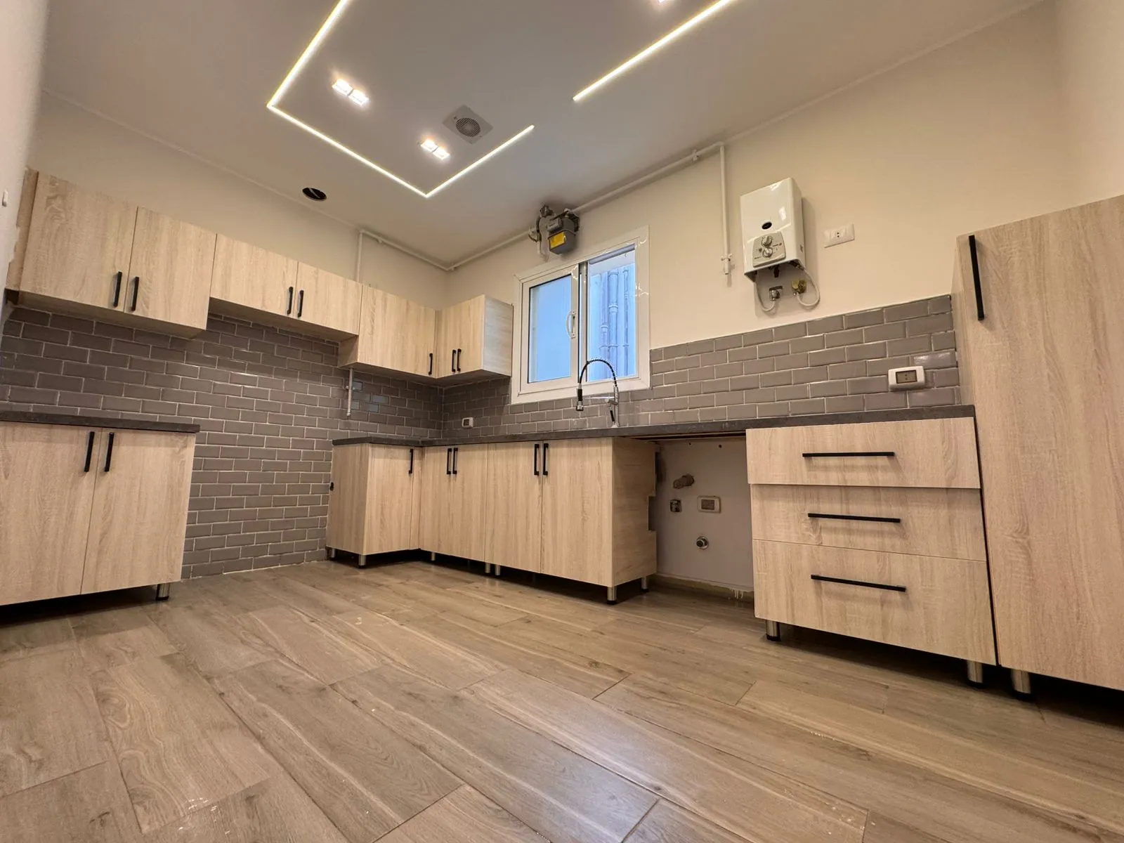 شقة للبيع في هايد بارك في القاهرة الجديدة بمساحة 205 م² تتكون من 3 غرف