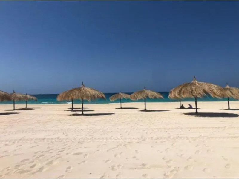 شاليه للبيع في جايا  في رأس الحكمة بمساحة 121 م² تتكون من 2 غرف