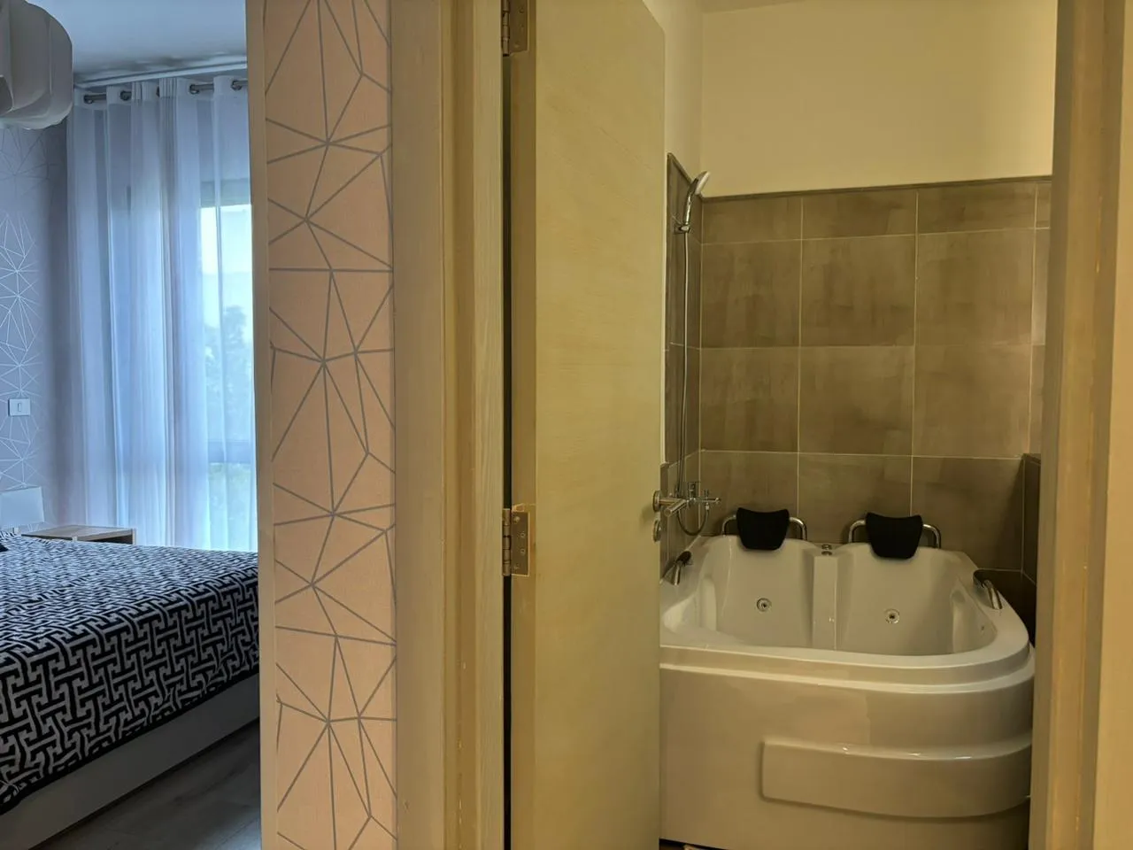  للبيع في البروج في  بمساحة 0 م² تتكون من 0 غرف