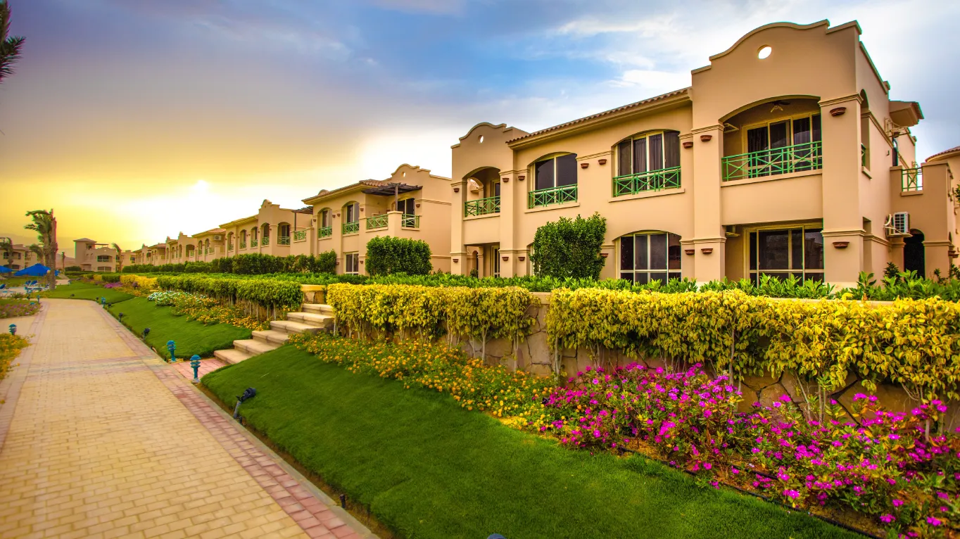 Chalet for sale in La Vista Gardens in Ain Sokhna of 135 m² with 3 bedrooms