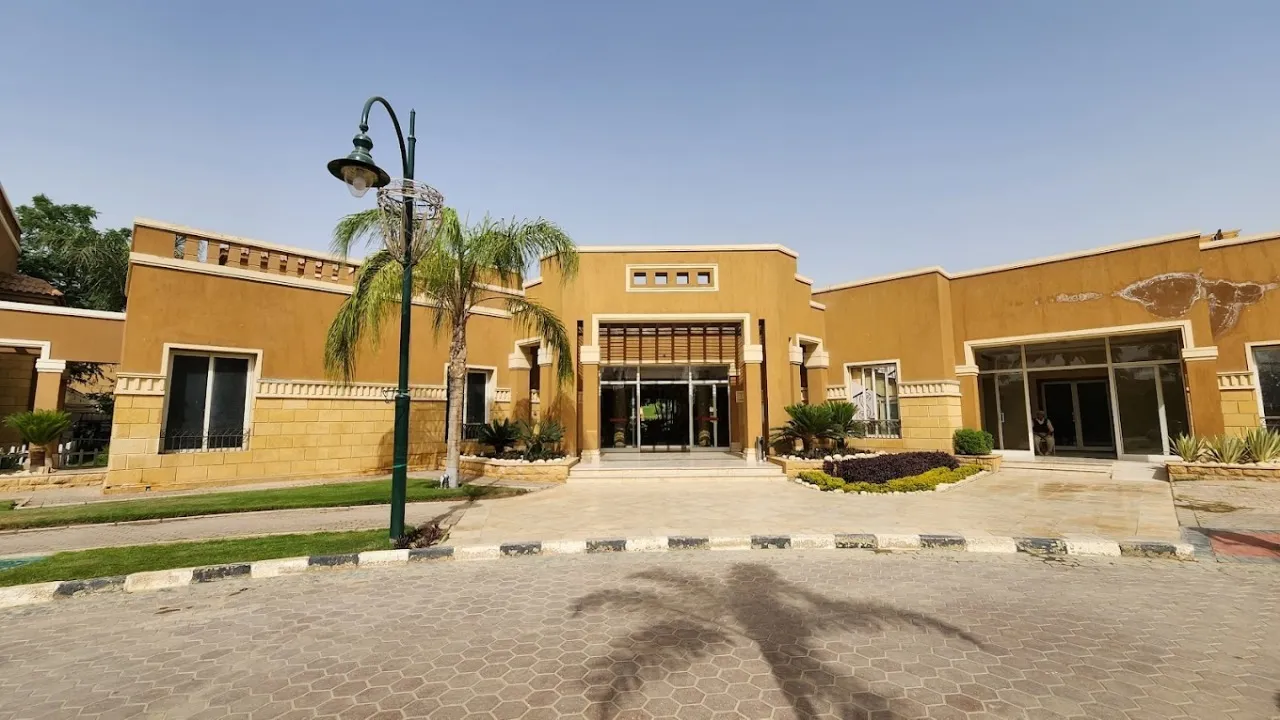 Twinhouse for sale in Bellagio in New Cairo of 350 m² with 4 bedrooms