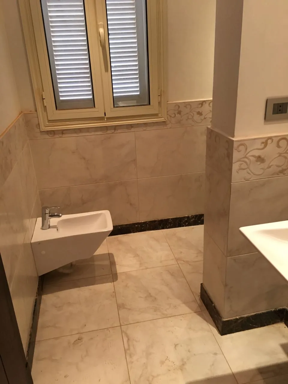  للبيع في مارينا العلمين في  بمساحة 0 م² تتكون من 0 غرف