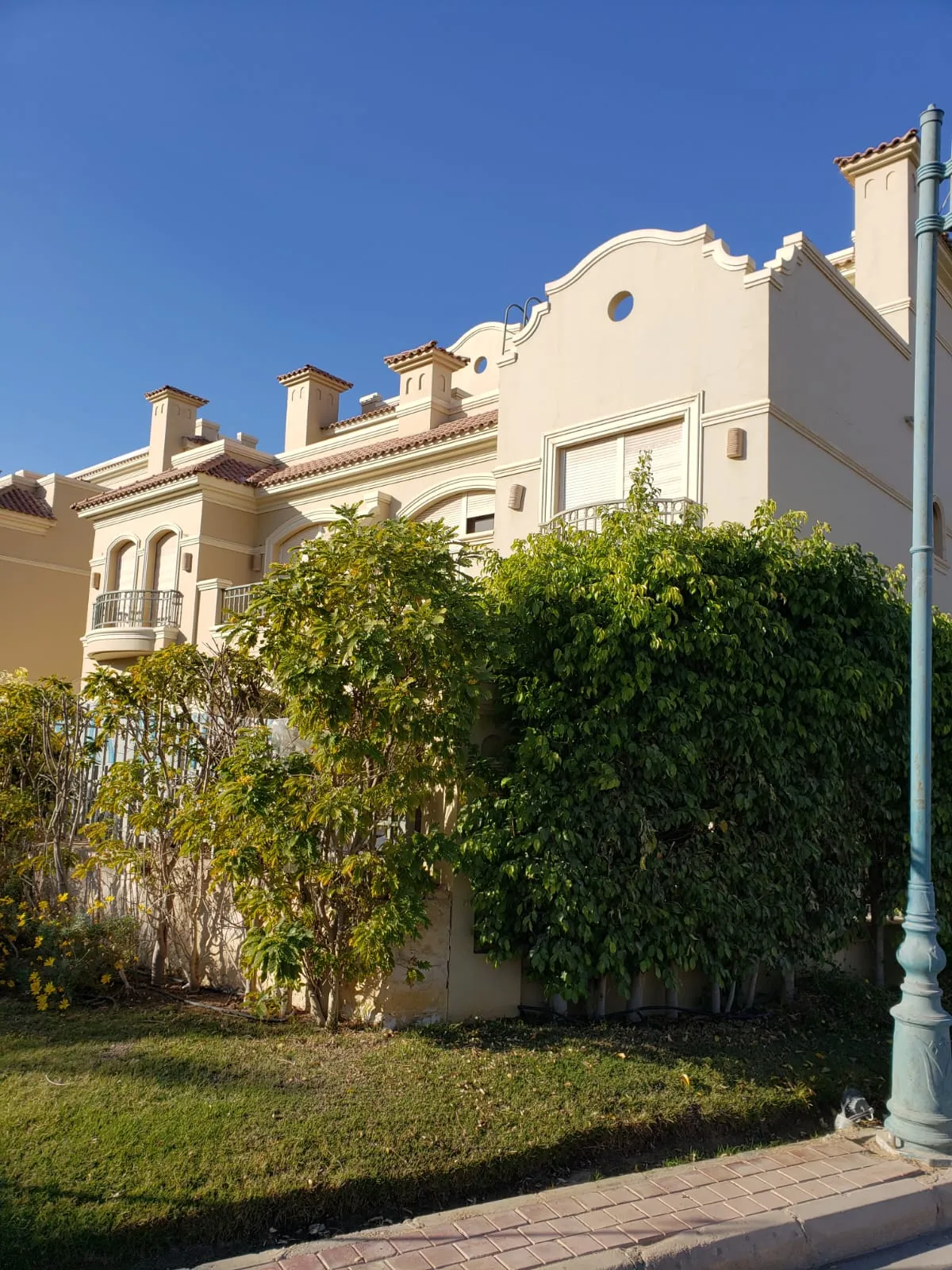 فيلا للبيع في الباتيو 6 أكتوبر في مدينة السادس من أكتوبر بمساحة 220 م² تتكون من 3 غرف