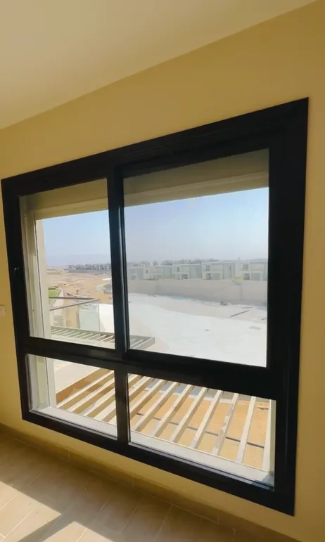  للبيع في أزها في  بمساحة 0 م² تتكون من 0 غرف