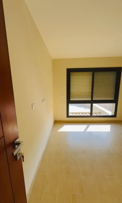  للبيع في أزها في  بمساحة 0 م² تتكون من 0 غرف