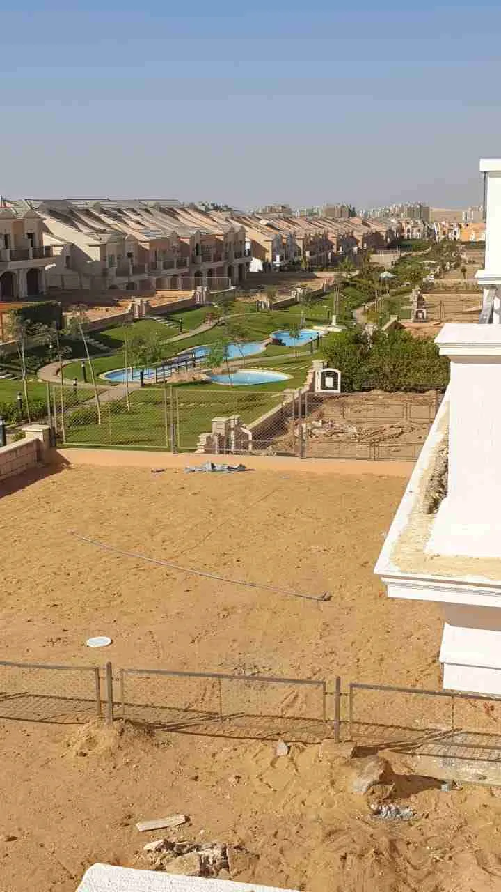  للبيع في ليان في  بمساحة 0 م² تتكون من 0 غرف