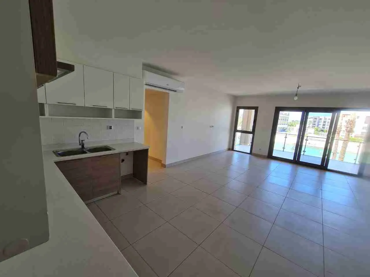 شاليه للبيع في مراسي في سيدي عبد الرحمن بمساحة 0 م² تتكون من 3 غرف