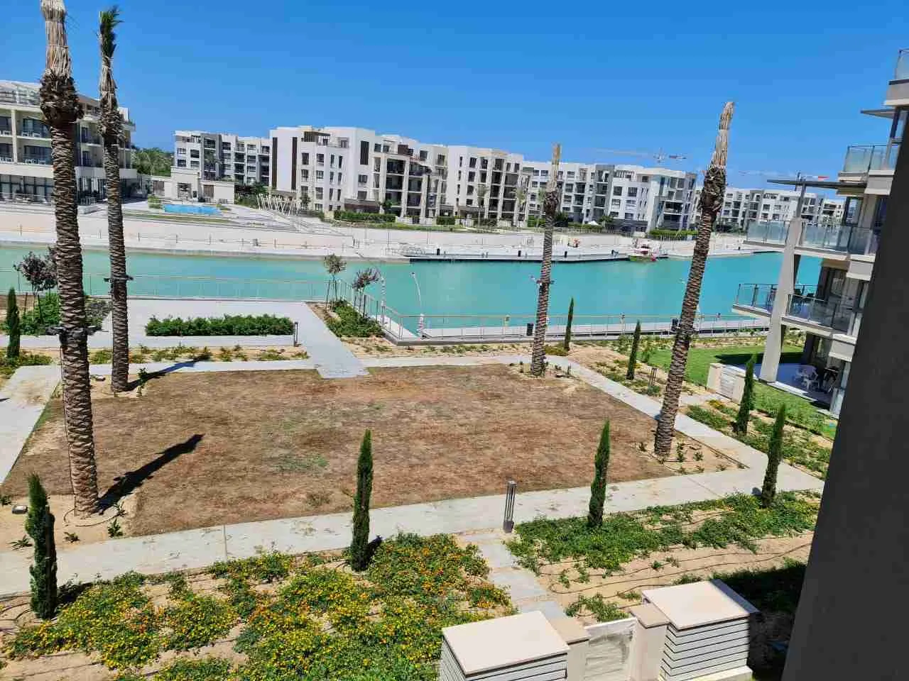 شاليه للبيع في مراسي في سيدي عبد الرحمن بمساحة 0 م² تتكون من 3 غرف