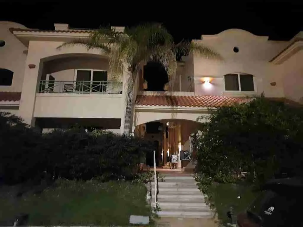 بنتهاوس للبيع في لافيستا باي في الضبعة بمساحة 0 م² تتكون من 4 غرف