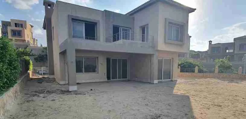 فيلا للبيع في بامبو اكستنشن في مدينة السادس من أكتوبر بمساحة 0 م² تتكون من 3 غرف