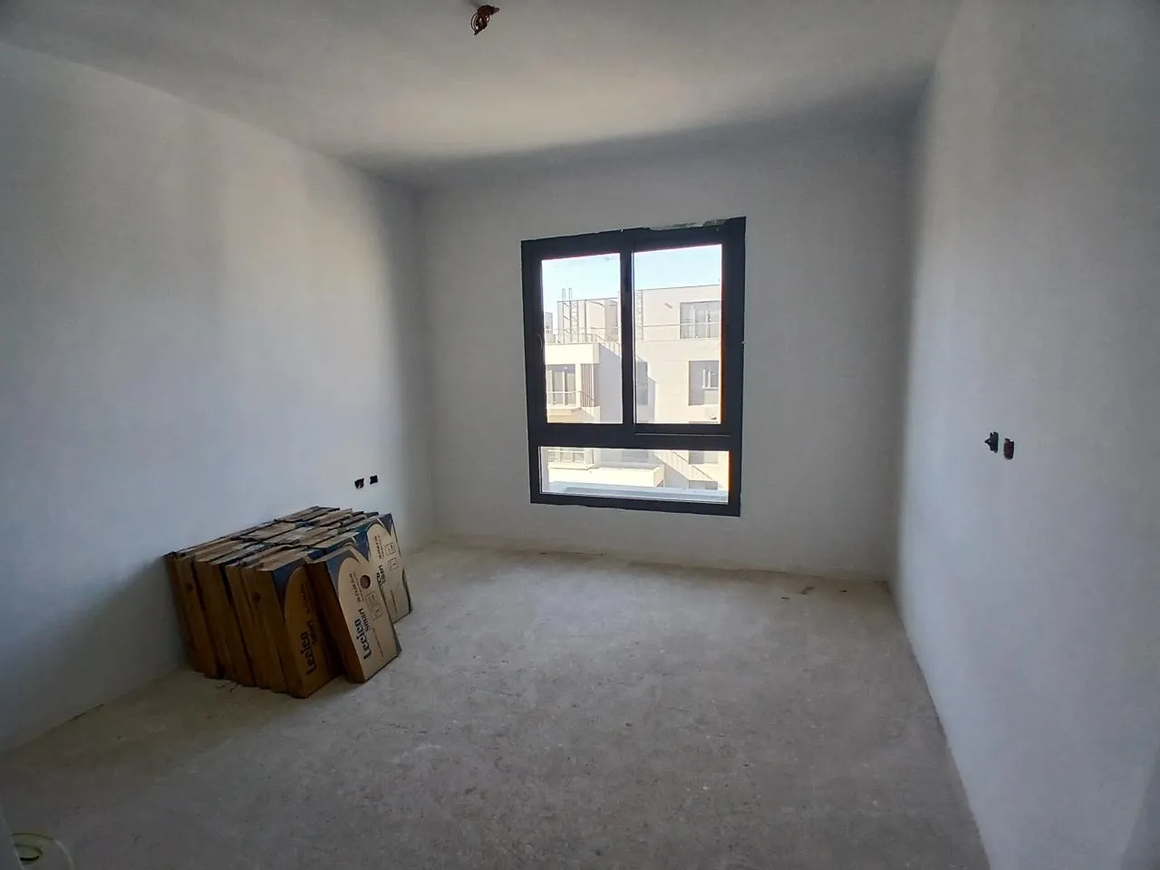  للبيع في سوديك إيست في  بمساحة 0 م² تتكون من 0 غرف