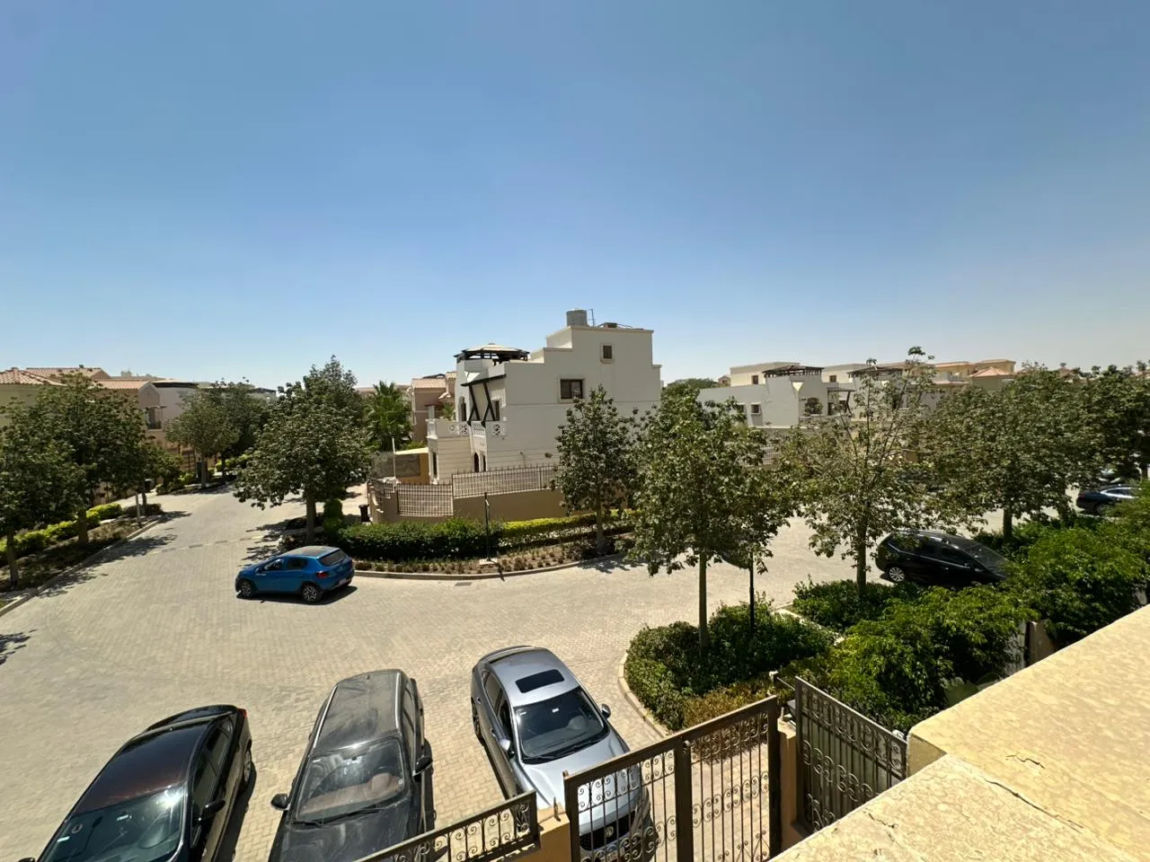  للبيع في هايد بارك في  بمساحة 0 م² تتكون من 0 غرف