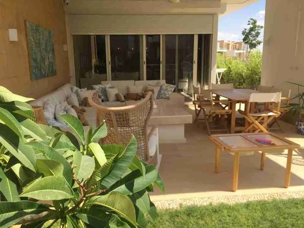 شاليه للبيع في سيشيل سيدي عبد الرحمن في سيدي عبد الرحمن بمساحة 0 م² تتكون من 4 غرف