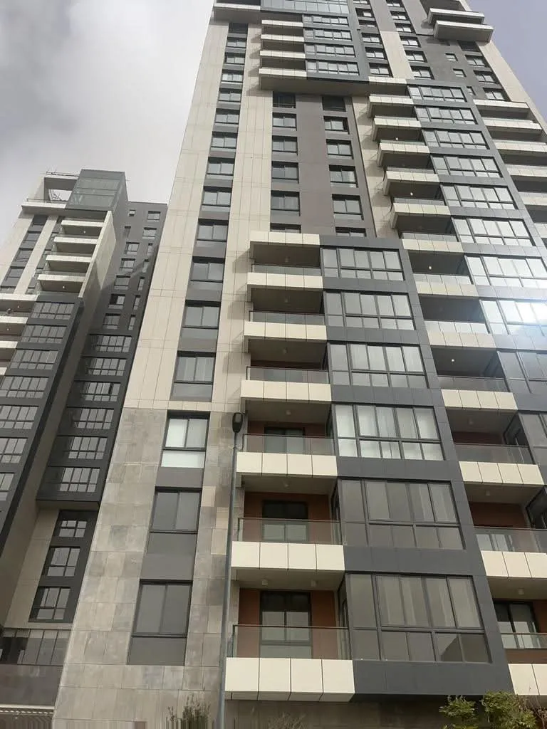 Apartment for sale in AEON Towers in 6th of October City of 379 m² with 4 bedrooms