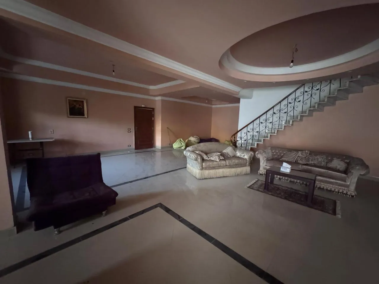  للبيع في جرانة في  بمساحة 0 م² تتكون من 0 غرف