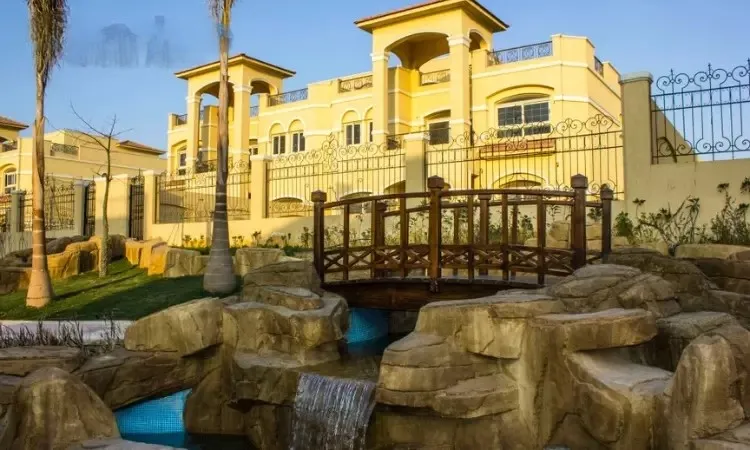 Twinhouse for sale in Fountain Park in New Cairo of 378 m² with 3 bedrooms