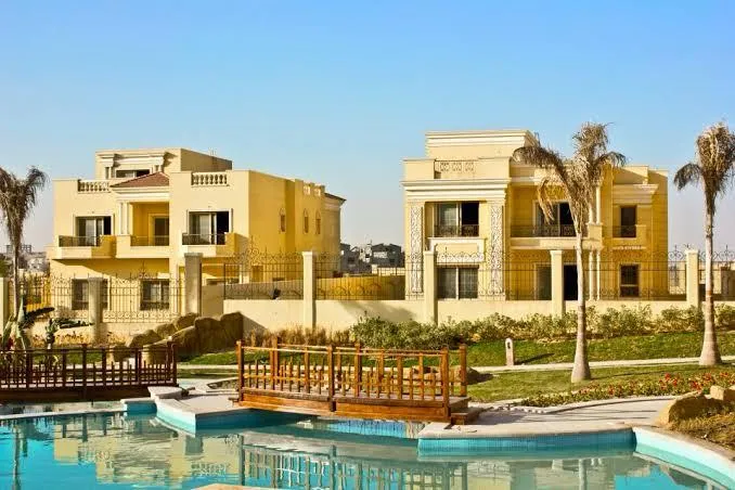Twinhouse for sale in Fountain Park in New Cairo of 378 m² with 3 bedrooms